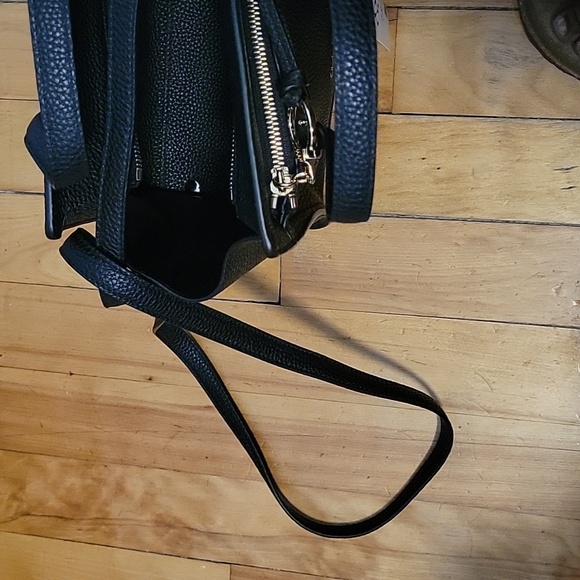 Ferragamo Amy small tote in black leather. NWOT. - Picture 6 of 9